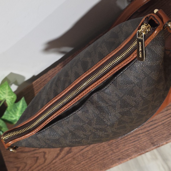 💥💥💥Michael Kors Brown MK Logo Chestnut Leather Accent Shoulder Bag Crossbody - Picture 10 of 16